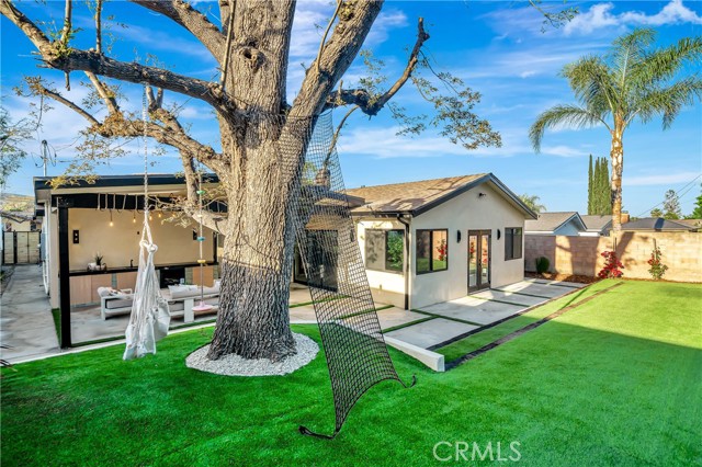 Detail Gallery Image 33 of 41 For 24250 Friar St, Woodland Hills,  CA 91367 - 4 Beds | 4 Baths