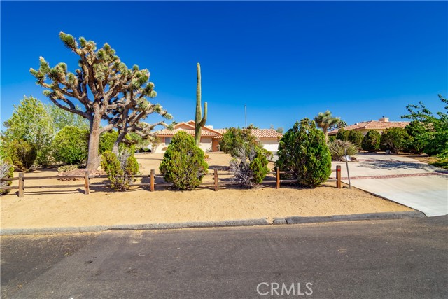 59019 Pueblo Trail, Yucca Valley CA: https://media.crmls.org/medias/a4f06a56-f60f-4889-b2cb-6c4ed95c2866.jpg