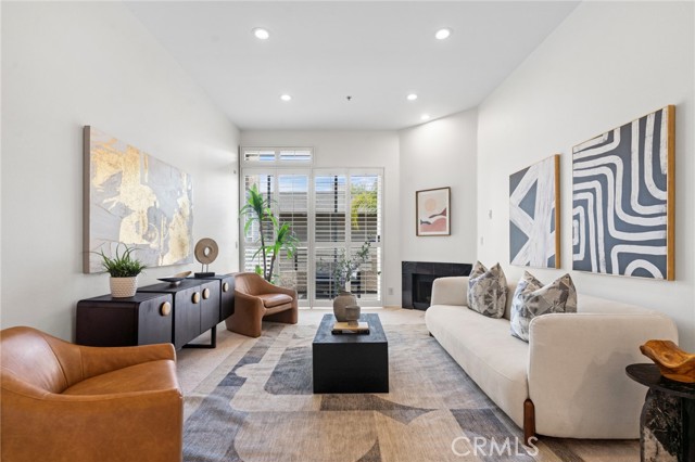 3561 Clarington Avenue, Los Angeles CA: https://media.crmls.org/medias/a4f22a83-6d1f-4259-ac3b-38869d252732.jpg