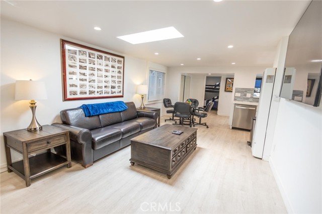 Detail Gallery Image 13 of 22 For 1825 W Balboa, Newport Beach,  CA 92663 - 2 Beds | 1 Baths