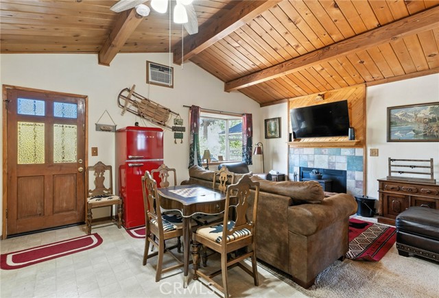 Detail Gallery Image 3 of 12 For 650 San Bernardino Ave, Sugarloaf,  CA 92386 - 1 Beds | 1 Baths
