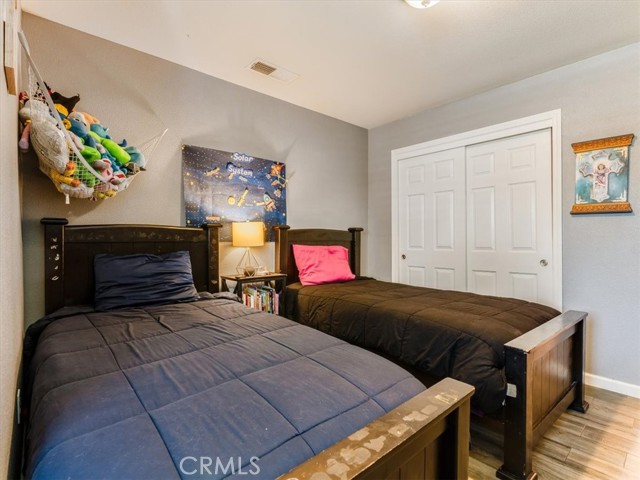 104 W Mariposa Street, Avenal CA: https://media.crmls.org/medias/a4f3bdf5-8d80-4e41-9b29-41bb54fd1dc8.jpg