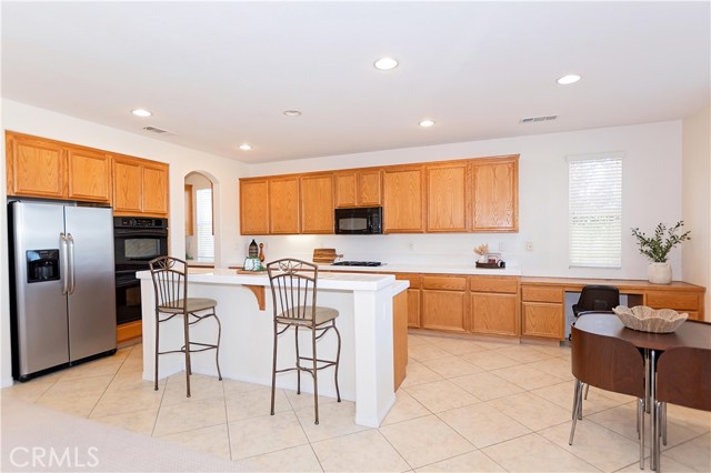 Detail Gallery Image 11 of 57 For 3607 Mountain Shadows Ct, Palmdale,  CA 93551 - 3 Beds | 3 Baths