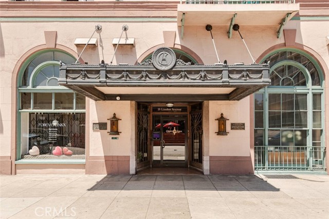 455 E Ocean Boulevard, Long Beach CA: https://media.crmls.org/medias/a4f4ac3b-d9a9-4e75-b59f-3656eaedb475.jpg