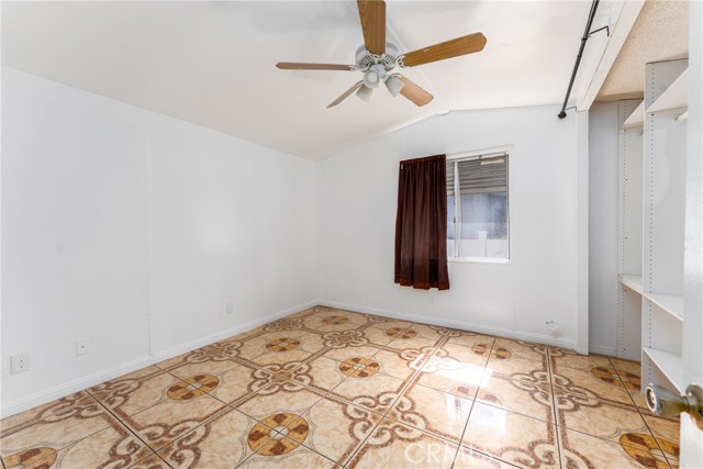 17225 Valley Boulevard, Fontana CA: https://media.crmls.org/medias/a4f6764d-51c8-4eef-ac26-be986c36d0d7.jpg