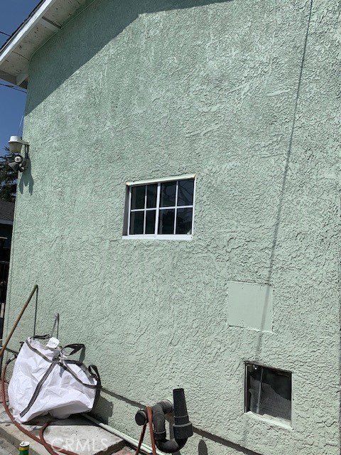 6818 Cedar St, Huntington Park CA: https://media.crmls.org/medias/a4f689a4-d4d8-48ab-89c1-2c89b9444ef5.jpg