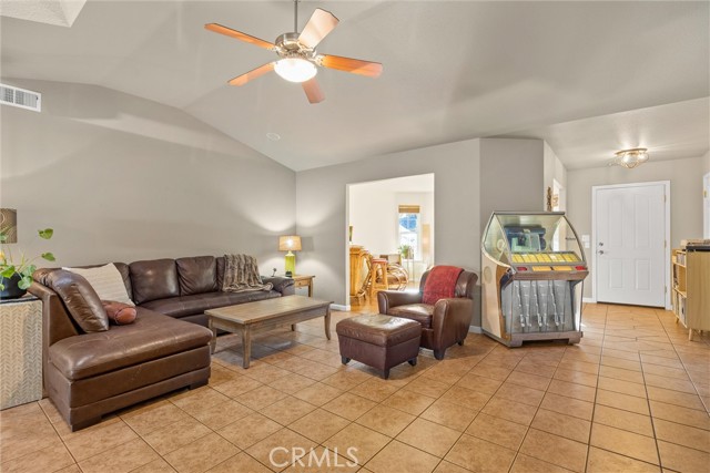 Detail Gallery Image 22 of 58 For 217 Zion Canyon Ct, Chico,  CA 95973 - 4 Beds | 3 Baths