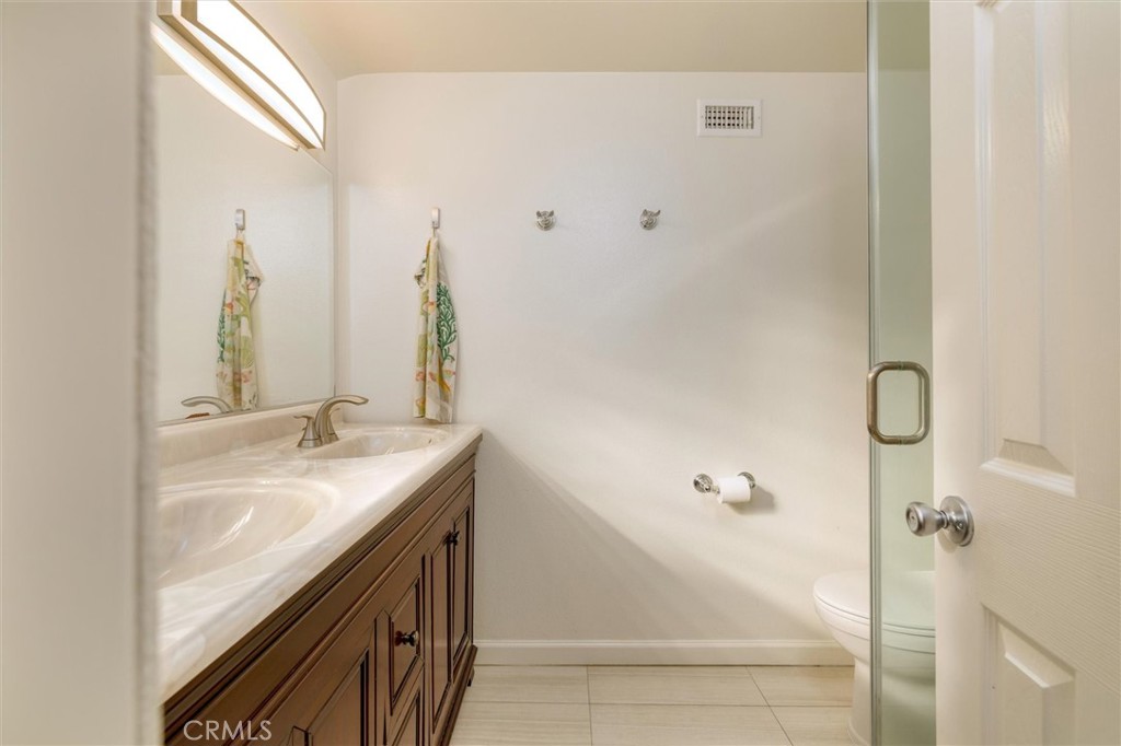 MLS #OC25261411 image #13