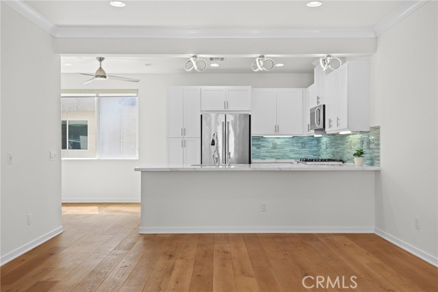 Detail Gallery Image 8 of 30 For 5762 Acacia, Lakewood,  CA 90712 - 3 Beds | 4 Baths