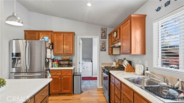 300 Ellis Street, Lake Elsinore CA: https://media.crmls.org/medias/a4f860ee-37a4-4829-abfe-7c055b036b49.jpg