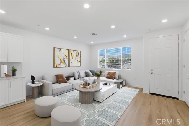 Detail Gallery Image 6 of 33 For 2378 Channel Drive #103,  Ventura,  CA 93003 - 3 Beds | 2/1 Baths