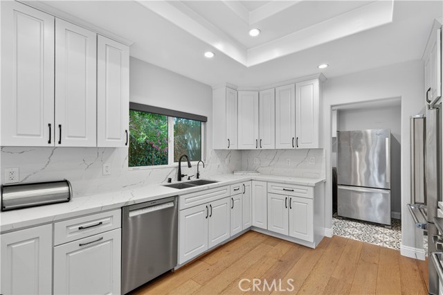 5274 Crebs Avenue, Tarzana CA: https://media.crmls.org/medias/a4f8ab07-b5c2-42a9-ad2e-d6c5d50f4174.jpg