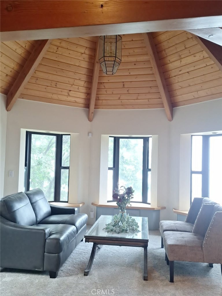 https://media.crmls.org/medias/a4f8da8d-2cce-4d98-8d7f-99739cf2f2cd.jpg?preset=X-Large