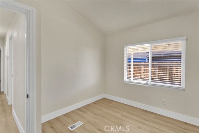 Detail Gallery Image 13 of 30 For 24939 Camino Del Norte, Barstow,  CA 92311 - 3 Beds | 2 Baths