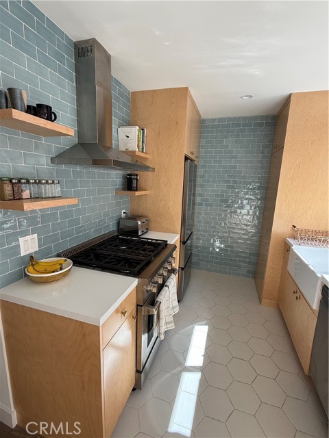 Detail Gallery Image 7 of 19 For 633 Grant, Santa Monica,  CA 90405 - 2 Beds | 2 Baths