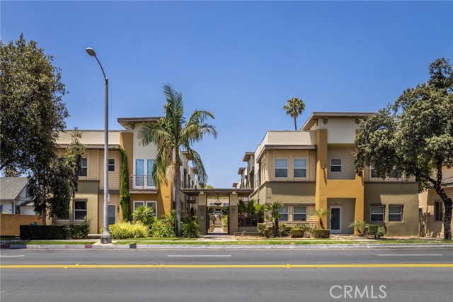 431 N Los Robles AVE Unit: 2