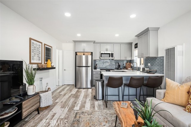 Detail Gallery Image 4 of 24 For 34571 via Catalina #B,  Dana Point,  CA 92624 - 1 Beds | 1 Baths