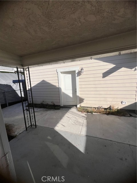 Detail Gallery Image 6 of 8 For 9307 San Miguel Ave, South Gate,  CA 90280 - 2 Beds | 1 Baths