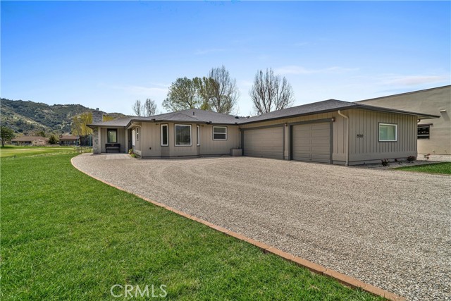 Detail Gallery Image 2 of 39 For 29700 Pinedale, Tehachapi,  CA 93561 - 4 Beds | 2/1 Baths