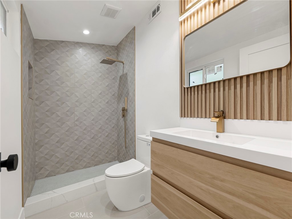 MLS #SR25255351 image #12