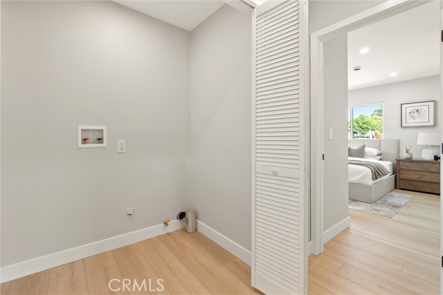213 N Flower Street, Orange CA: https://media.crmls.org/medias/a4fc828b-b5d0-4b95-b5af-79737523edee.jpg