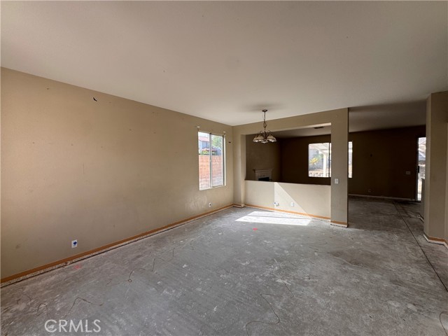 Detail Gallery Image 3 of 48 For 2014 W Dawnview Dr, Rialto,  CA 92377 - 4 Beds | 2 Baths