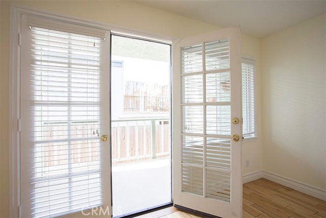 Detail Gallery Image 11 of 17 For 1420 12th St #3,  Manhattan Beach,  CA 90266 - 3 Beds | 2/1 Baths