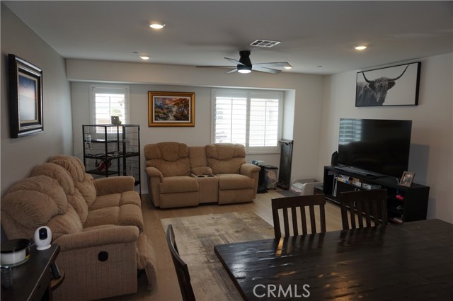 Detail Gallery Image 3 of 21 For 7383 Olive Grove Str., Riverside,  CA 92507 - 2 Beds | 2 Baths