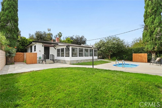 Detail Gallery Image 14 of 37 For 6556 Corbin Ave, Reseda,  CA 91335 - 4 Beds | 2 Baths