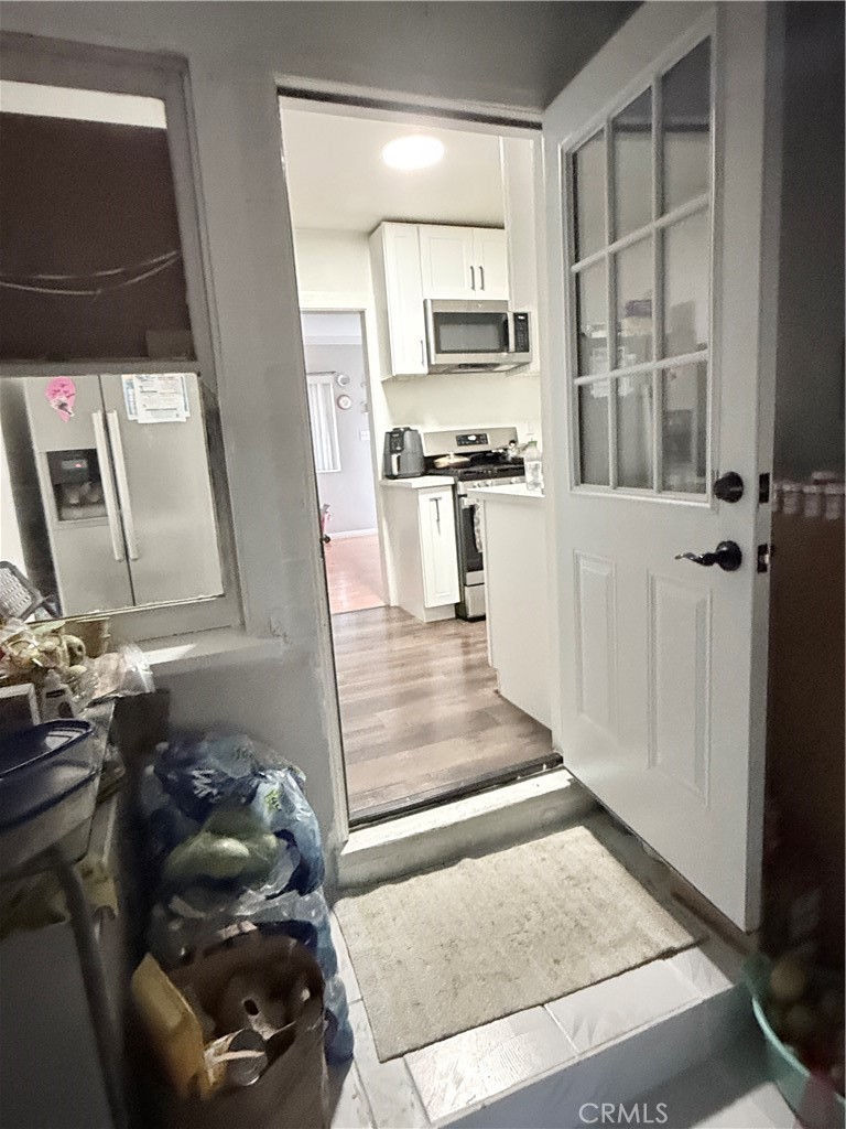 https://media.crmls.org/medias/a50036a9-9625-4bdb-a2d2-1d20043039bd.jpg?preset=X-Large