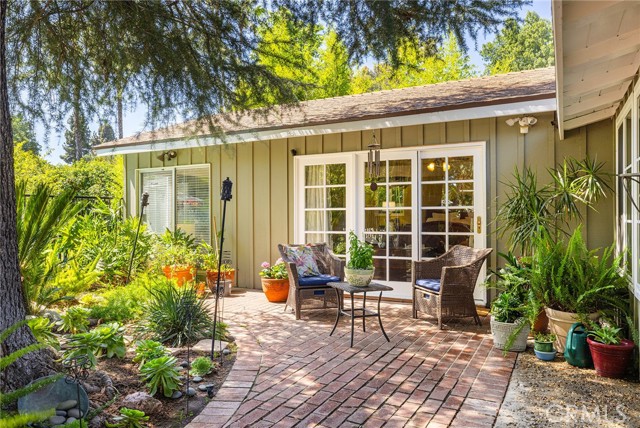 8841 White Oak Avenue, Sherwood Forest CA: https://media.crmls.org/medias/a50075ab-443b-4daa-b630-ed56722d815e.jpg