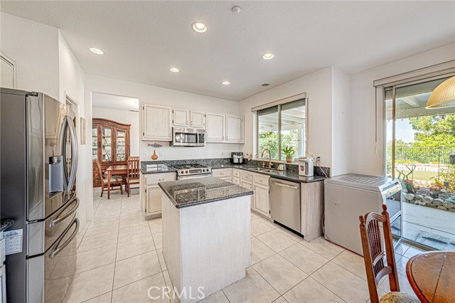 Detail Gallery Image 13 of 58 For 5423 Canmore Ct, Riverside,  CA 92507 - 4 Beds | 3 Baths