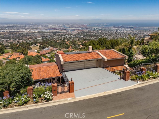 3300 Crownview Drive, Rancho Palos Verdes CA: https://media.crmls.org/medias/a5011127-9998-4019-a082-72457c0161f8.jpg