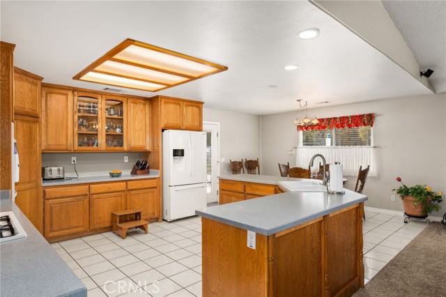 Detail Gallery Image 12 of 65 For 9975 Mesquite, Oak Hills,  CA 92344 - 3 Beds | 2 Baths