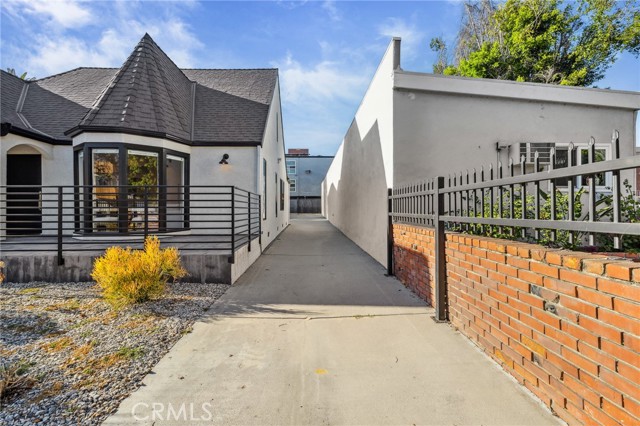6521 Homewood Avenue, Los Angeles CA: https://media.crmls.org/medias/a50117e7-de3b-4a11-9134-de38a0916745.jpg