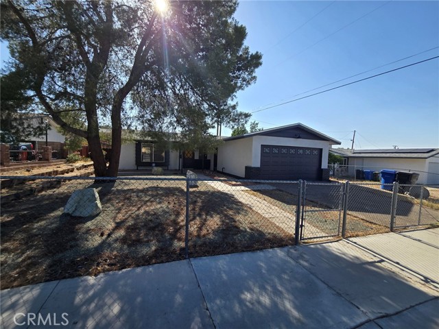 312 Del Mar Avenue, Barstow CA: https://media.crmls.org/medias/a501af81-4816-4f31-87bd-bf72f4b82c47.jpg
