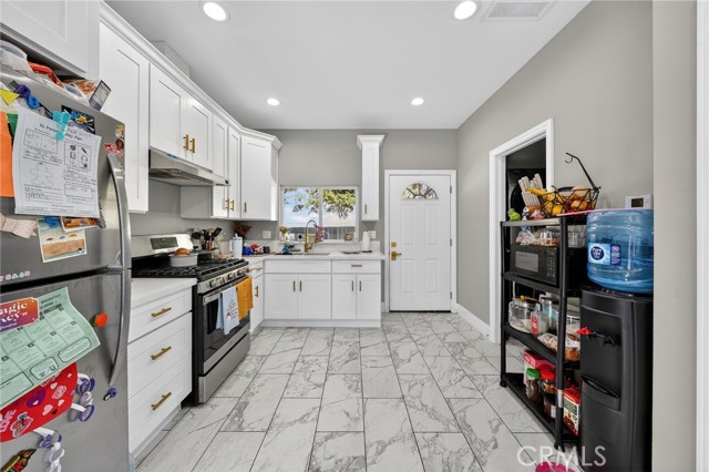 Detail Gallery Image 35 of 75 For 14061 Parson Street, Garden Grove,  CA 92843 - 6 Beds | 5 Baths