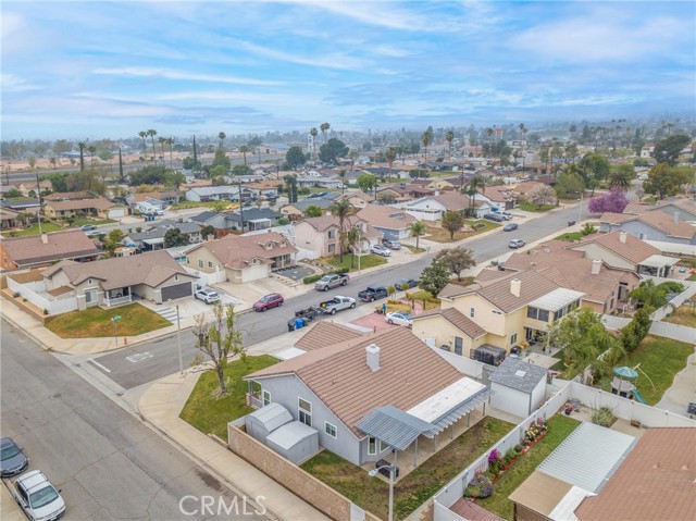 7483 Catalpa Avenue, Highland CA: https://media.crmls.org/medias/a502312d-f317-4d30-ad9d-c94bcc9057b2.jpg
