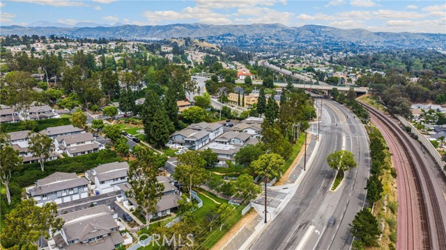 Detail Gallery Image 35 of 42 For 20276 Greenhill Lane #62,  Yorba Linda,  CA 92886 - 2 Beds | 1/1 Baths
