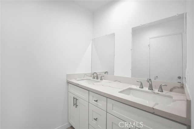 1117 Linden Avenue, Glendale CA: https://media.crmls.org/medias/a503d286-994f-4f20-ab28-3b7fde7f89e1.jpg