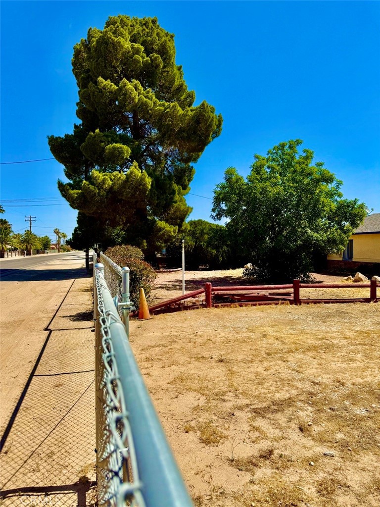 https://media.crmls.org/medias/a5044bcc-12a2-4959-9240-4be7441ed2f1.jpg?preset=X-Large