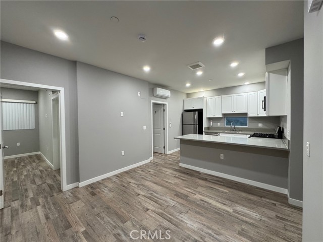 Detail Gallery Image 3 of 23 For 623 N Normandie Ave, Los Angeles,  CA 90004 - 4 Beds | 4 Baths