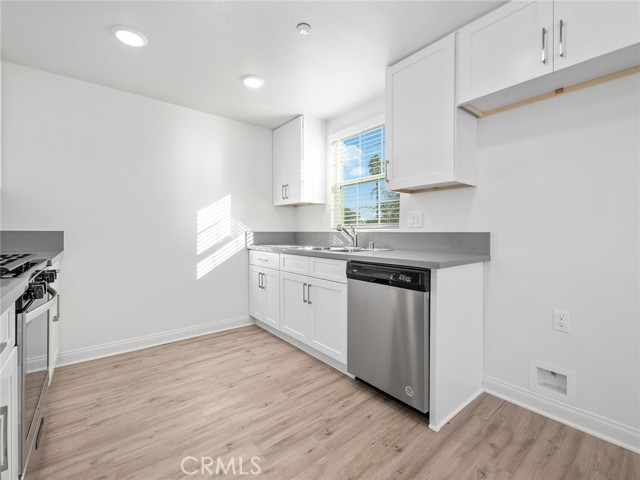 Detail Gallery Image 5 of 38 For 1325 W Grand Ave #3,  Pomona,  CA 91766 - 3 Beds | 2/1 Baths