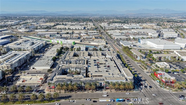 Detail Gallery Image 33 of 37 For 1801 E Katella #2096,  Anaheim,  CA 92805 - 1 Beds | 1 Baths