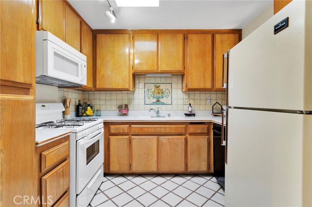 Detail Gallery Image 21 of 38 For 12760 Pinehurst, Victorville,  CA 92395 - 3 Beds | 2 Baths