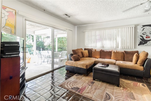 17416 Dearborn Steet, Northridge CA: https://media.crmls.org/medias/a506b3af-df3d-419a-92cc-bd934ceb5f12.jpg