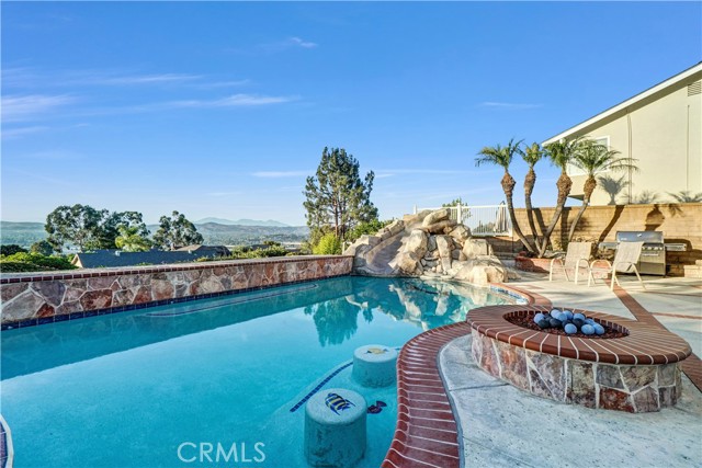 5215 E Rolling Hills Drive, Anaheim Hills CA: https://media.crmls.org/medias/a507bcd5-2ad7-40e8-a4a8-8adce326d962.jpg