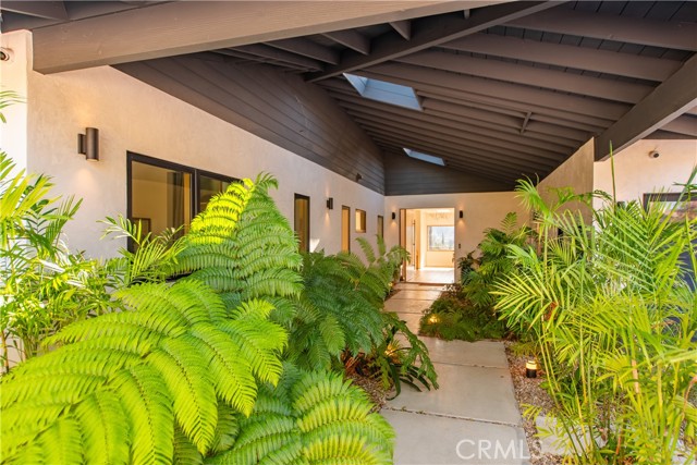 976 Ranch House, Westlake Village CA: https://media.crmls.org/medias/a507e3db-ecdf-46ca-988a-855bb76ccc0c.jpg