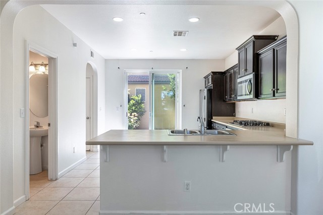 Detail Gallery Image 8 of 28 For 1587 N Strada Way, Clovis,  CA 93619 - 3 Beds | 2/1 Baths