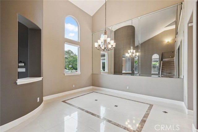 Detail Gallery Image 32 of 61 For 4918 W Bluff, Fresno,  CA 93722 - 5 Beds | 3/1 Baths